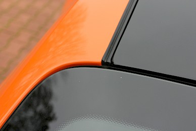 Vollverklebung Porsche 911 Carrera Coupe Von Schwarz In Orange Glanzend 