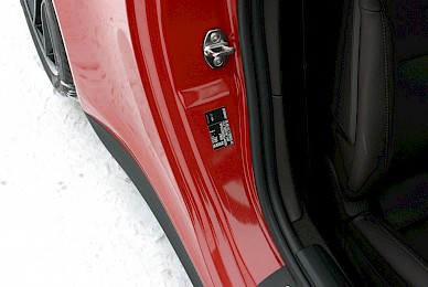 Vollverklebung Porsche 911 Carrera 4s Cabrio Von Schwarz In Rot Metallic Glanzend