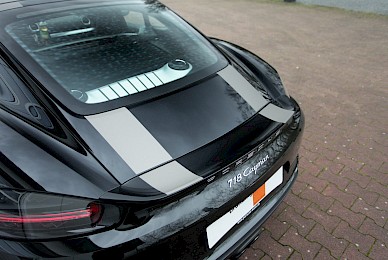 Dekorbeklebung Porsch 718 Cayman Mit R Streifen Und Turdekor Intitan Matt