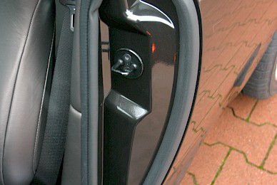 Vollverklebung Aston Martin Db9 Von Weiss In Schwarz Metallic