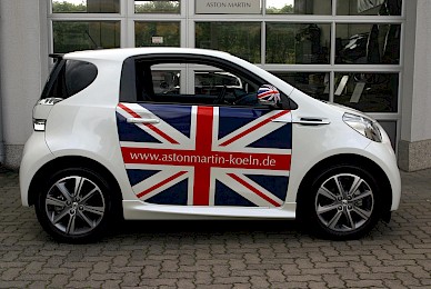 Beschriftung Aston Martin Cygnet Union Jack