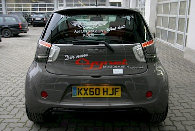 Beschriftung Erster Aston Martin Cygnet In Deutschland