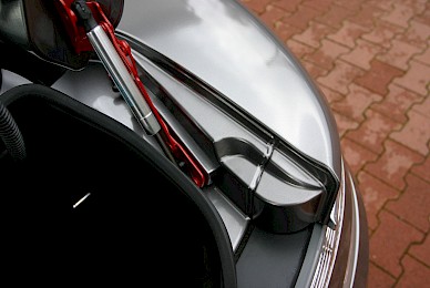 Vollverklebung Aston Martin Dbs Von Rot In Anthrazit Metallic