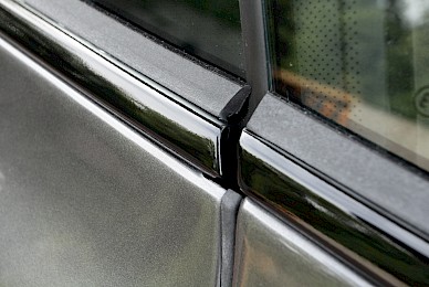 Teilbeklebung Aston Martin Rapide S Shadowline