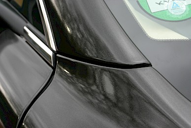 Vollverklebung Aston Martin V8 Vantage S Von Rot In Schwarz Metallic