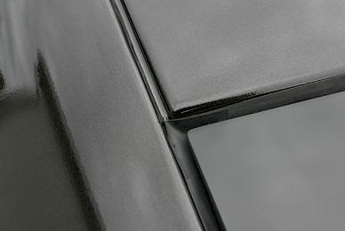 Vollverklebung Aston Martin V8 Vantage S Von Rot In Schwarz Metallic