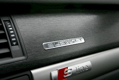 Interieurfolierung Audi A8 Von Holzdekor In Schwarz Metallic Geburstet