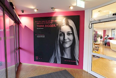 Werbetechnik Beschriftung Telekom Career Center Bonn