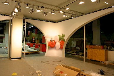 Werbetechnik Vollverklebung Messestand Bayernland