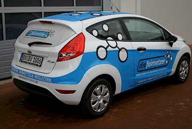 Fahrzeugbeschriftung Ford Fiesta Teilbeklebung Blau Die Fairnetzer