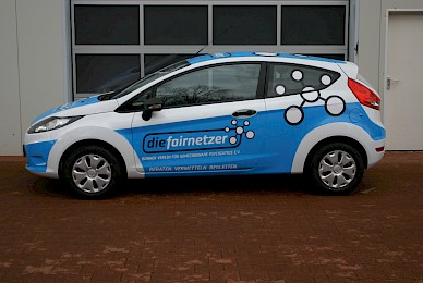Fahrzeugbeschriftung Ford Fiesta Teilbeklebung Blau Die Fairnetzer
