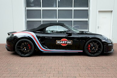 Porsche Boxster 718 Spyder Im Martini Design Und Steinschlagschutz Vorderwagen