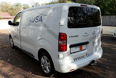 Fahrzeugbeschriftung Opel Vivaro Fausa Wohnbau