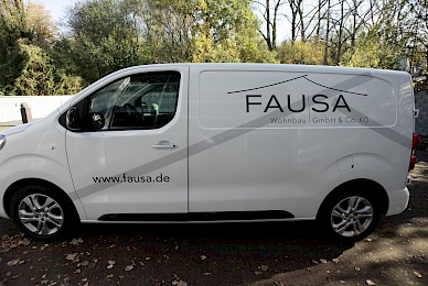 Fahrzeugbeschriftung Opel Vivaro Fausa Wohnbau