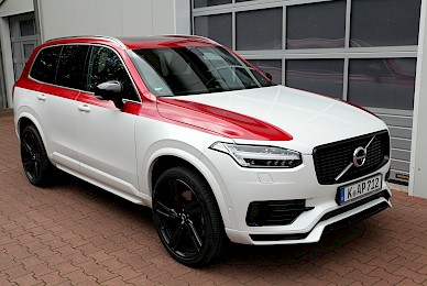 Teilbeklebung Eines Volvo Xc90 In Rotmetallic