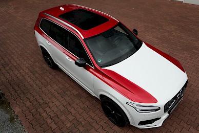 Teilbeklebung Eines Volvo Xc90 In Rotmetallic