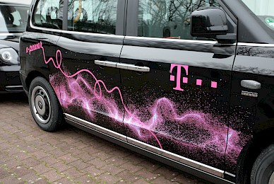 Fahrzeugbeschriftung London Taxi Der Telekom