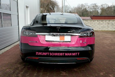Fahrzeugbeschriftung Tesla Model S Telekom