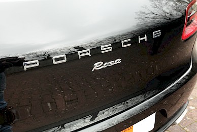 Porsche Macan Anfertigung Schriftzug Rosa In Porsche Schreibschrift