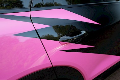 Fahrzeugbeschriftung Audi E Tron Telekom