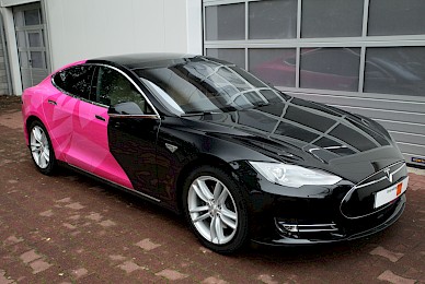 Teilbeklebung Tesla Model S Telekom