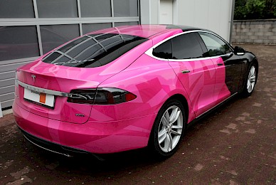 Teilbeklebung Tesla Model S Telekom