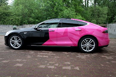 Teilbeklebung Tesla Model S Telekom