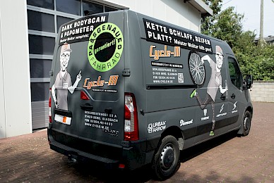 Beschriftung Eines Transporters Mit Digitaldrucken