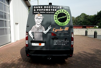 Beschriftung Eines Transporters Mit Digitaldrucken