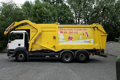 Werbebeschriftung Auf Entsorgungsfahrzeug Mit Digitaldrucken